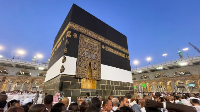 এ বছর কমছে হজের খরচ